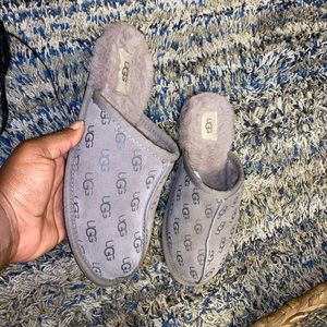 Women Ugg scuff slides